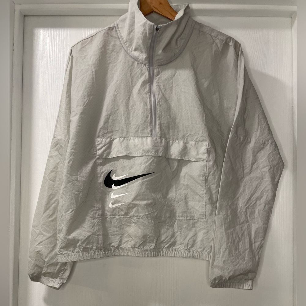 Nike Light Grey Nylon Quarter Zip Windbreaker. Size M